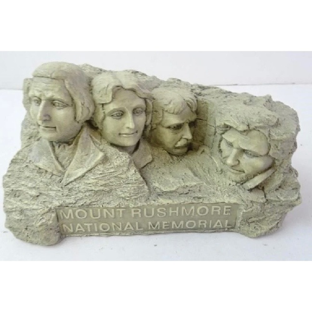 Mount Rushmore National Memorial Replica Statue Vintage US Presidents Sculpture